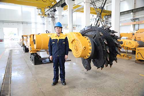 總裝車間楊有才.jpg 總裝車間楊有才.jpg